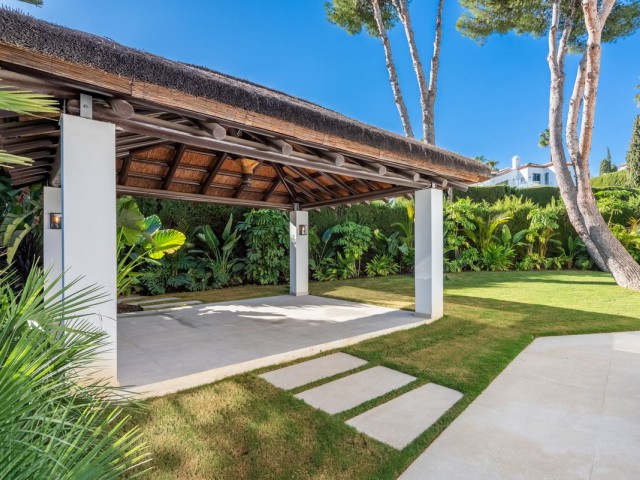 4 Bedrooms Villa in Nueva Andalucía