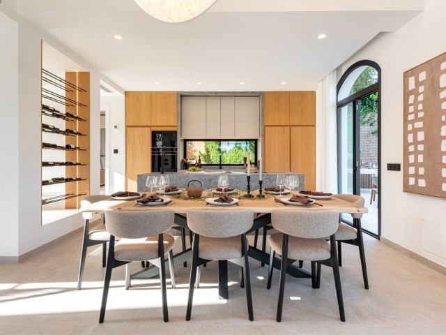 4 Bedrooms Villa in Nueva Andalucía