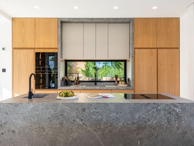 4 Bedrooms Villa in Nueva Andalucía