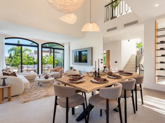 4 Bedrooms Villa in Nueva Andalucía
