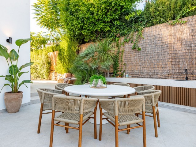 Villa con 4 Dormitorios  en Nueva Andalucía