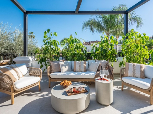 Villa con 4 Dormitorios  en Nueva Andalucía