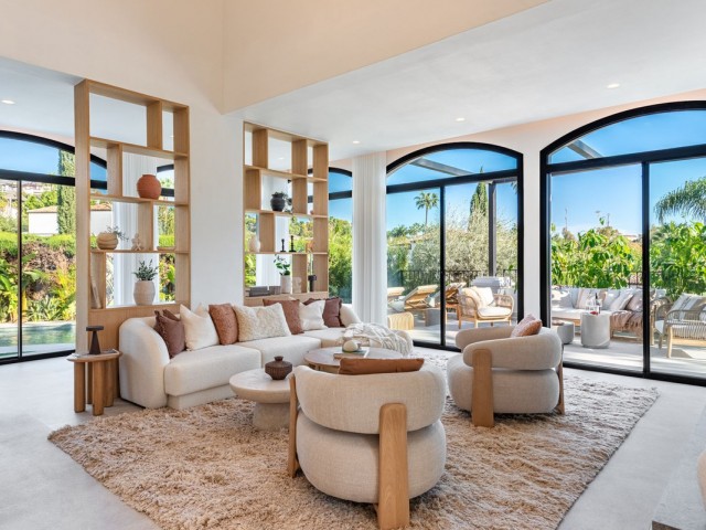 Villa con 4 Dormitorios  en Nueva Andalucía