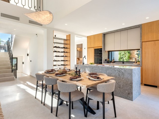 Villa con 4 Dormitorios  en Nueva Andalucía