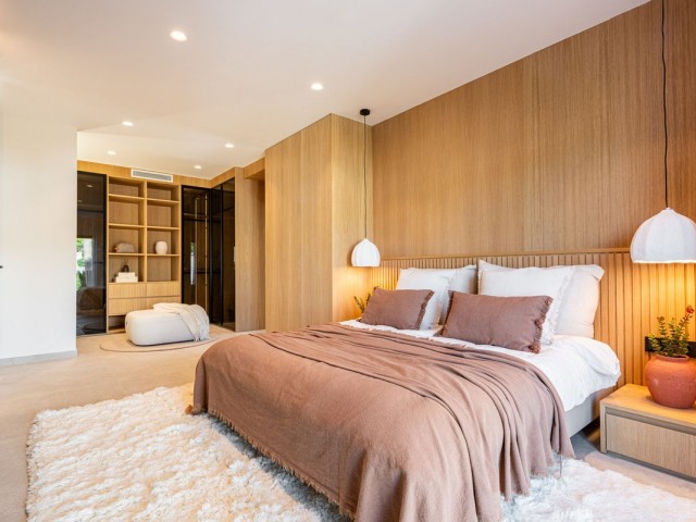 Villa con 4 Dormitorios  en Nueva Andalucía