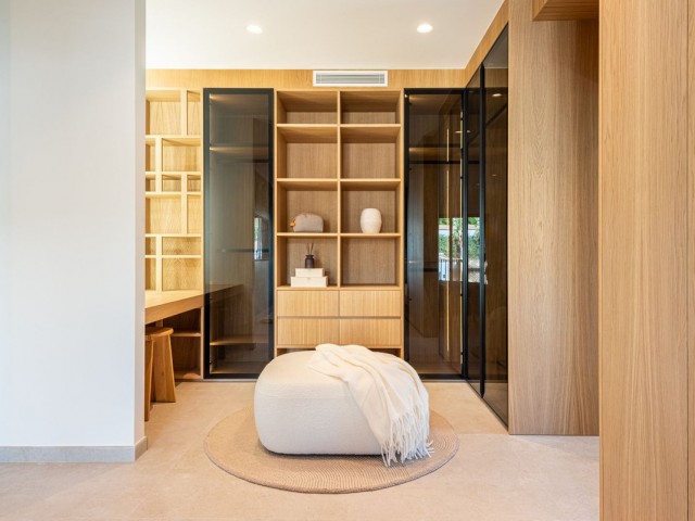 Villa con 4 Dormitorios  en Nueva Andalucía