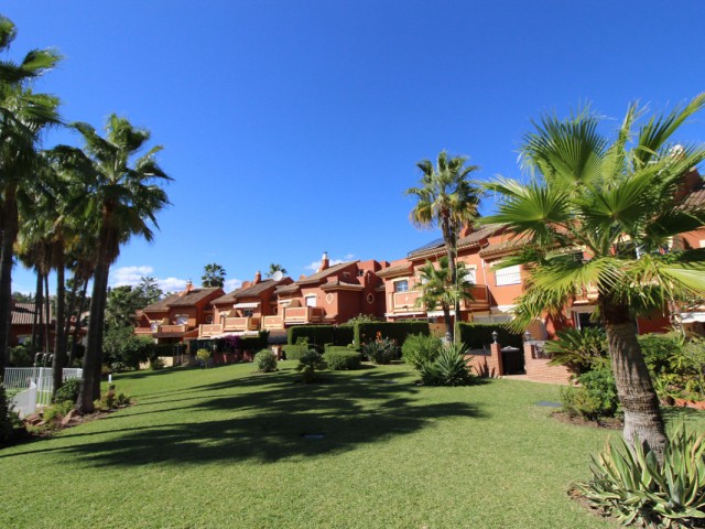 4 Bedrooms Villa in Atalaya