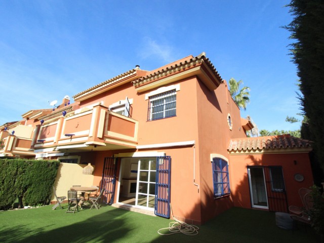 4 Sovrums Villa i Atalaya