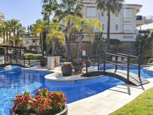 2 Bedrooms Apartment in Nueva Andalucía