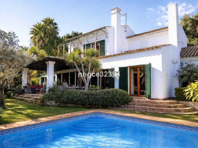 5 Bedrooms Villa in Sotogrande Costa