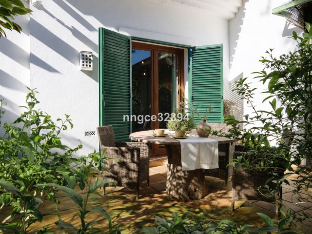 5 Bedrooms Villa in Sotogrande Costa