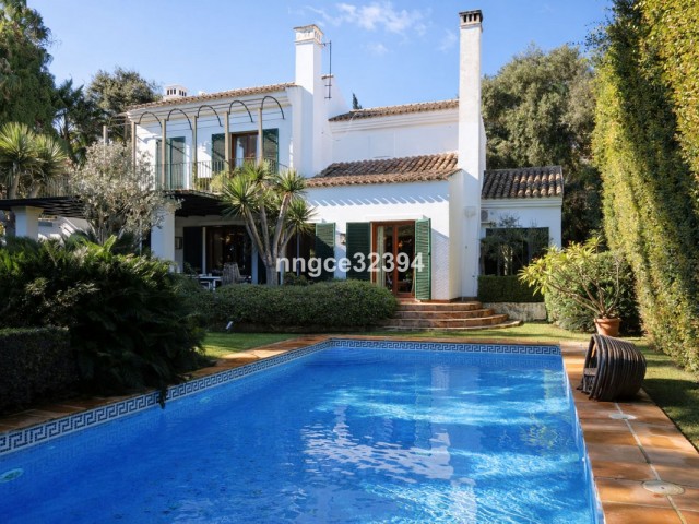 5 Bedrooms Villa in Sotogrande Costa