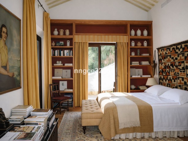 5 Bedrooms Villa in Sotogrande Costa