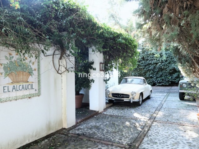 5 Bedrooms Villa in Sotogrande Costa