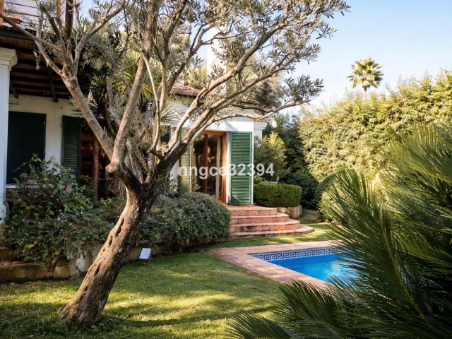 5 Bedrooms Villa in Sotogrande Costa