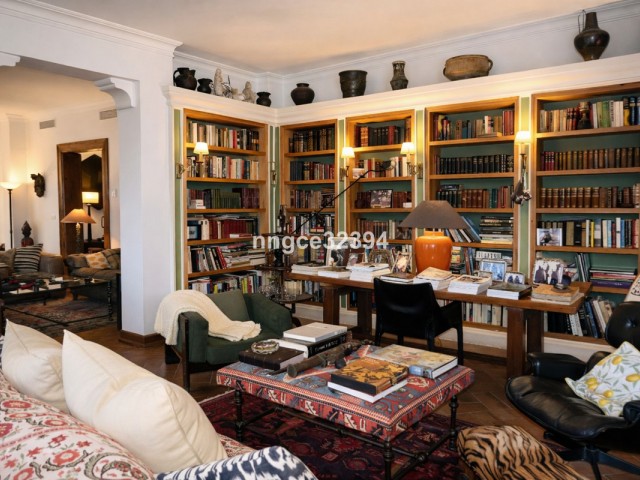 5 Bedrooms Villa in Sotogrande Costa