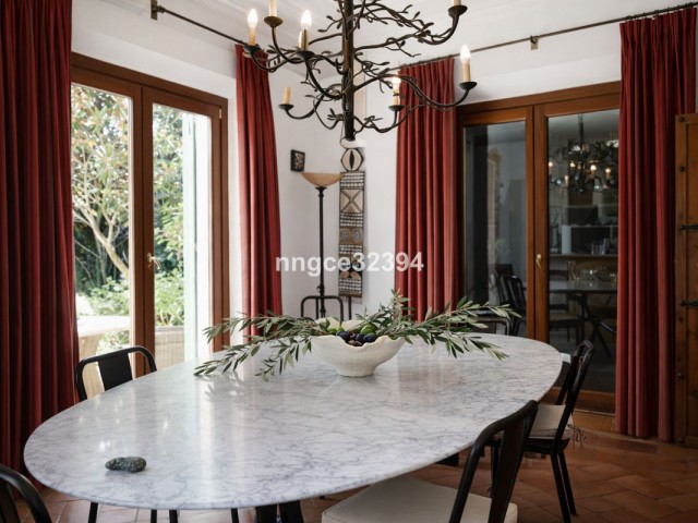 5 Bedrooms Villa in Sotogrande Costa