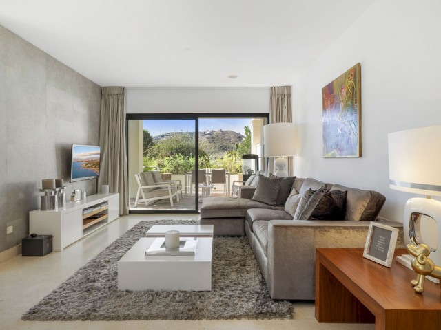 2 Bedrooms Apartment in Benahavís