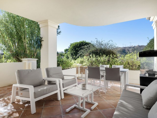 2 Bedrooms Apartment in Benahavís