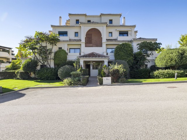 2 Bedrooms Apartment in Benahavís