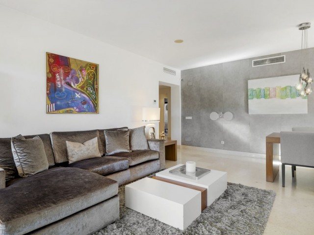 2 Bedrooms Apartment in Benahavís