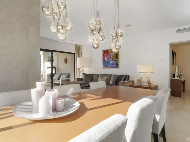 2 Bedrooms Apartment in Benahavís