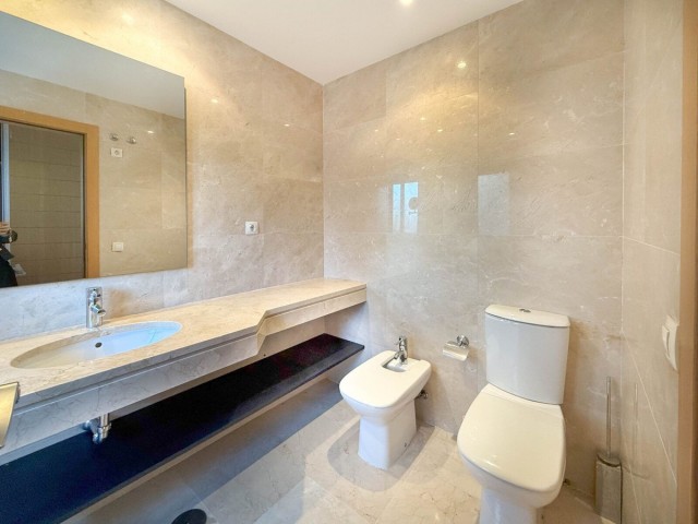 3 Bedrooms Apartment in Estepona