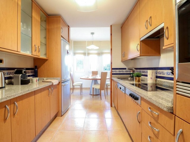 Apartment, Los Monteros, R5253046