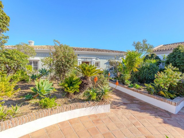 4 Bedrooms Townhouse in Nueva Andalucía