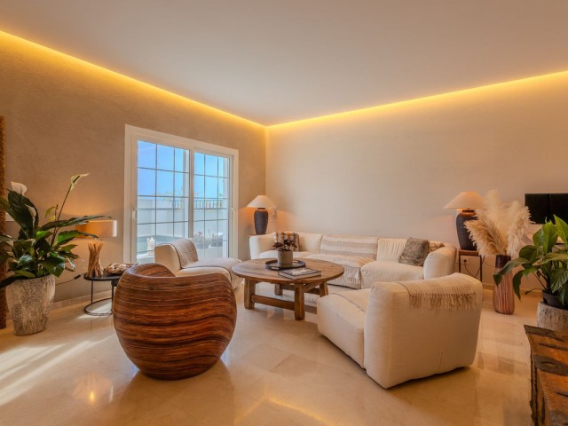 4 Bedrooms Townhouse in Nueva Andalucía