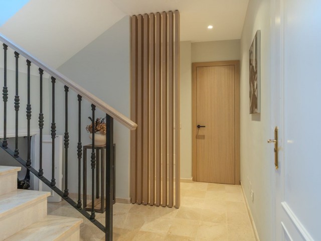 4 Bedrooms Townhouse in Nueva Andalucía