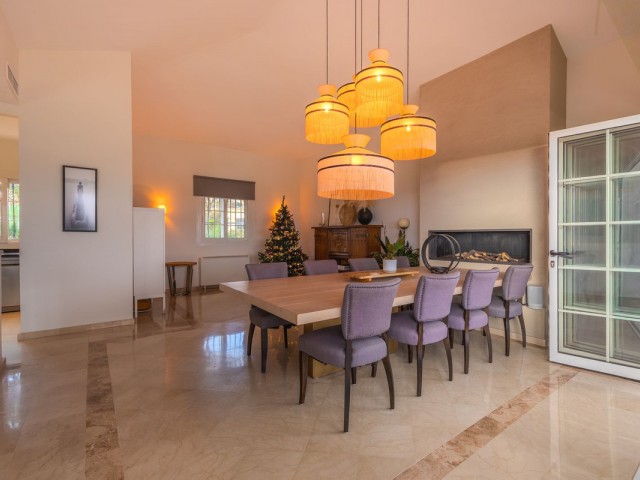 4 Bedrooms Townhouse in Nueva Andalucía