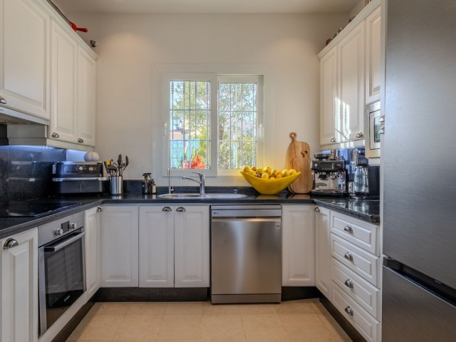 4 Bedrooms Townhouse in Nueva Andalucía