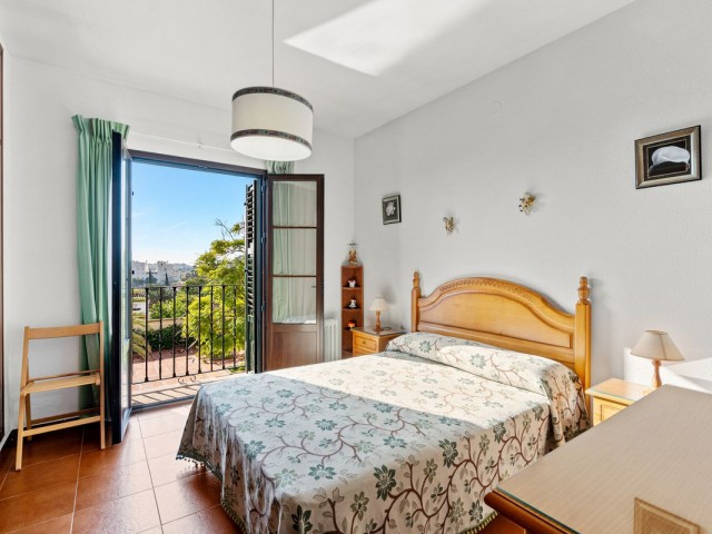 Villa con 5 Dormitorios  en Arroyo de la Miel