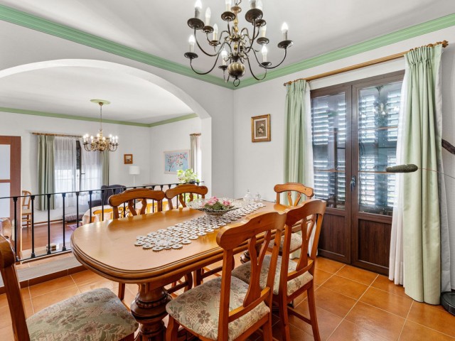 5 Soveroms Villa i Arroyo de la Miel