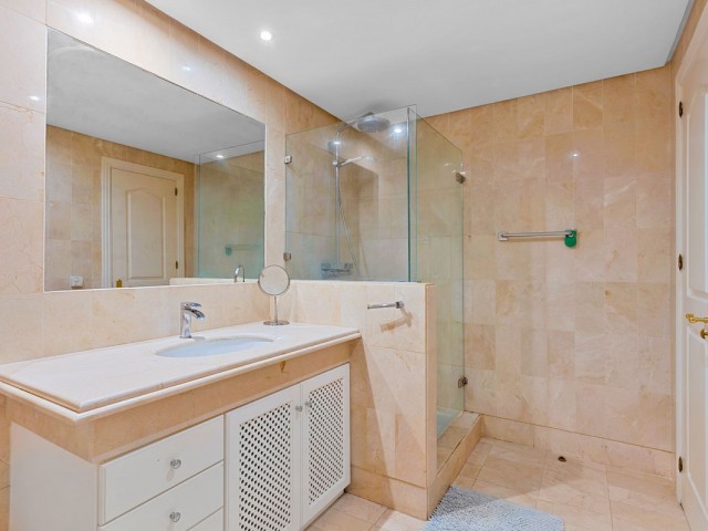 Apartamento con 3 Dormitorios  en Sierra Blanca