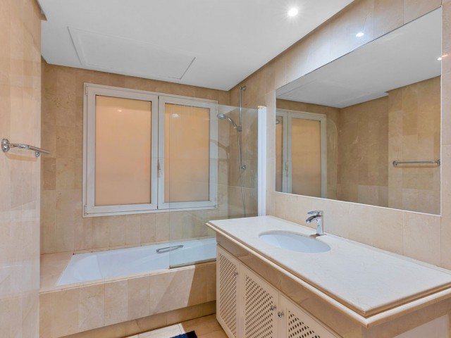 Apartamento con 3 Dormitorios  en Sierra Blanca
