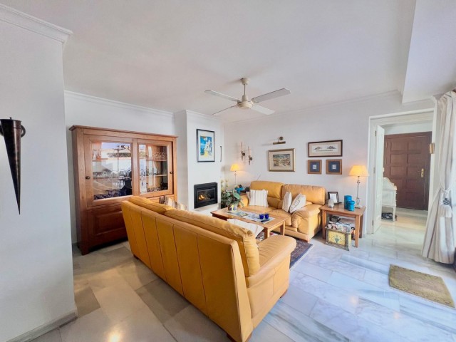 3 Bedrooms Townhouse in Estepona