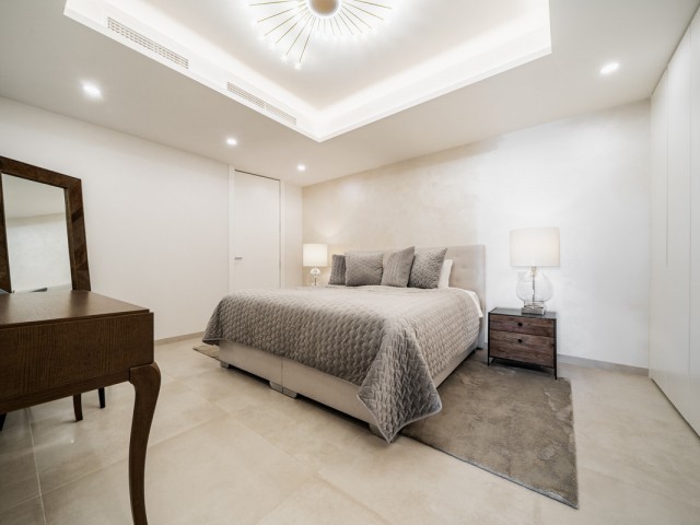 Apartamento con 7 Dormitorios  en Aloha