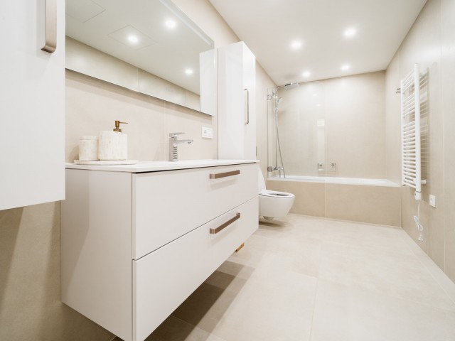 Apartamento con 7 Dormitorios  en Aloha