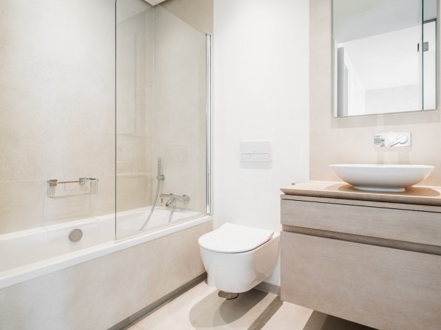 Apartamento con 7 Dormitorios  en Aloha