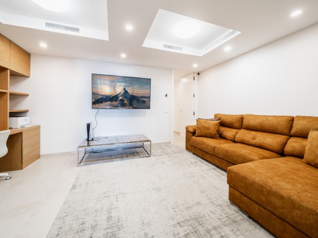 Apartamento con 7 Dormitorios  en Aloha