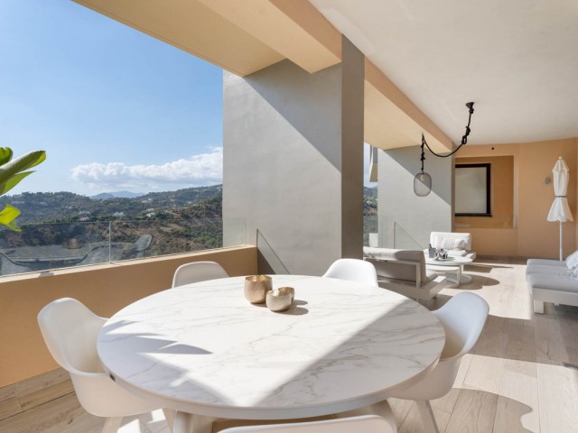 2 Bedrooms Apartment in Benahavís