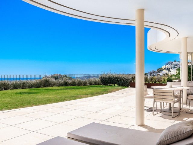 2 Bedrooms Apartment in Benahavís