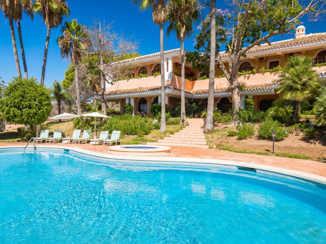 20 Bedrooms Villa in The Golden Mile