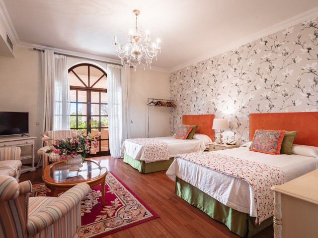 20 Bedrooms Villa in The Golden Mile