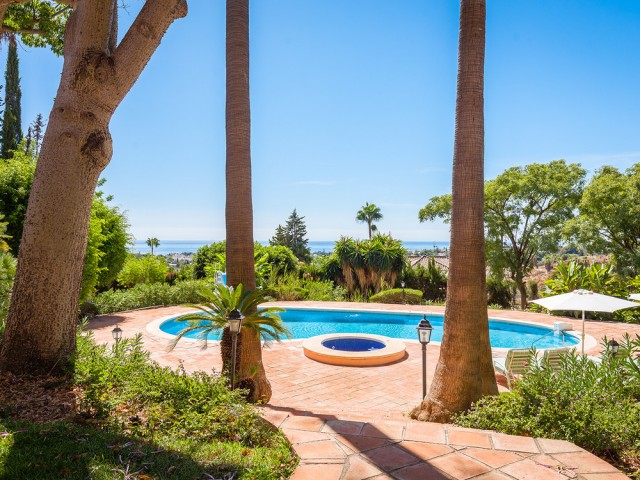 Villa avec 20 Chambres  à The Golden Mile