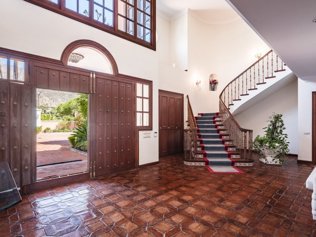 Villa avec 20 Chambres  à The Golden Mile