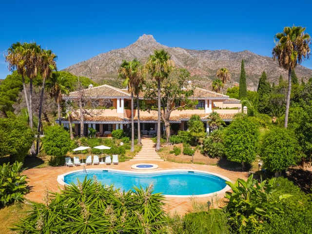 20 Bedrooms Villa in The Golden Mile