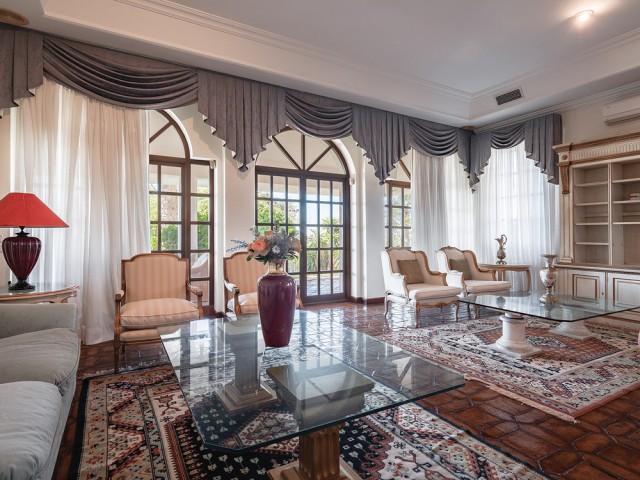 20 Bedrooms Villa in The Golden Mile